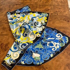 Lesley Evers Scarf | 100% silk | reversible